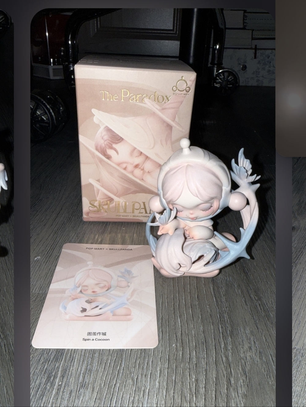 Skullparade 'The Paradox' Figurine - Pastel Pink & Light Blue
